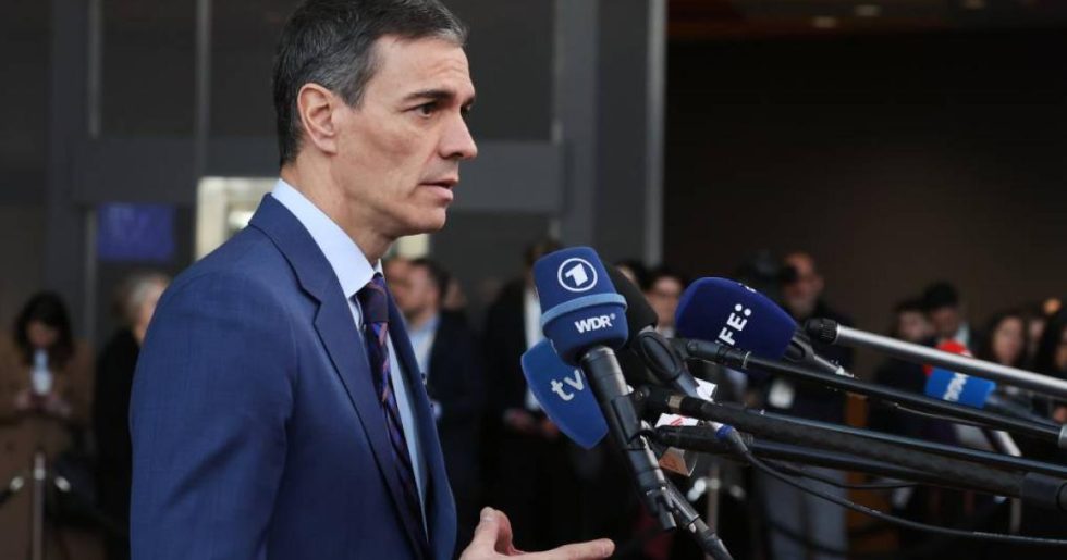 Ισπανία: Μείωση ΦΠΑ σε καύσιμα και ρεύμα, πάγωμα ενοικίων - Μέτρα 5 δισ. ευρώ λόγω πολέμου